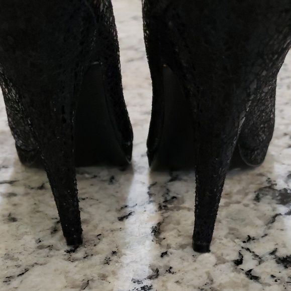 BCBG leather faux snake Holiday heels - Picture 5 of 8